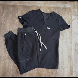 Figs - BLACK Catarina top and Zamora Jogger bottom